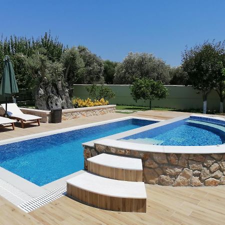 Villa Mata - 600M² With Private Pool And Jacuzzi Kalithies Bagian luar foto